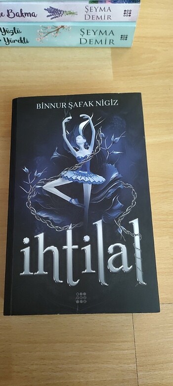 İhtilal roman