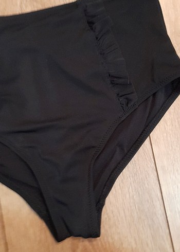 Kadın Siyah Fırfırlı Mini Bikini Altı - Görsel 3