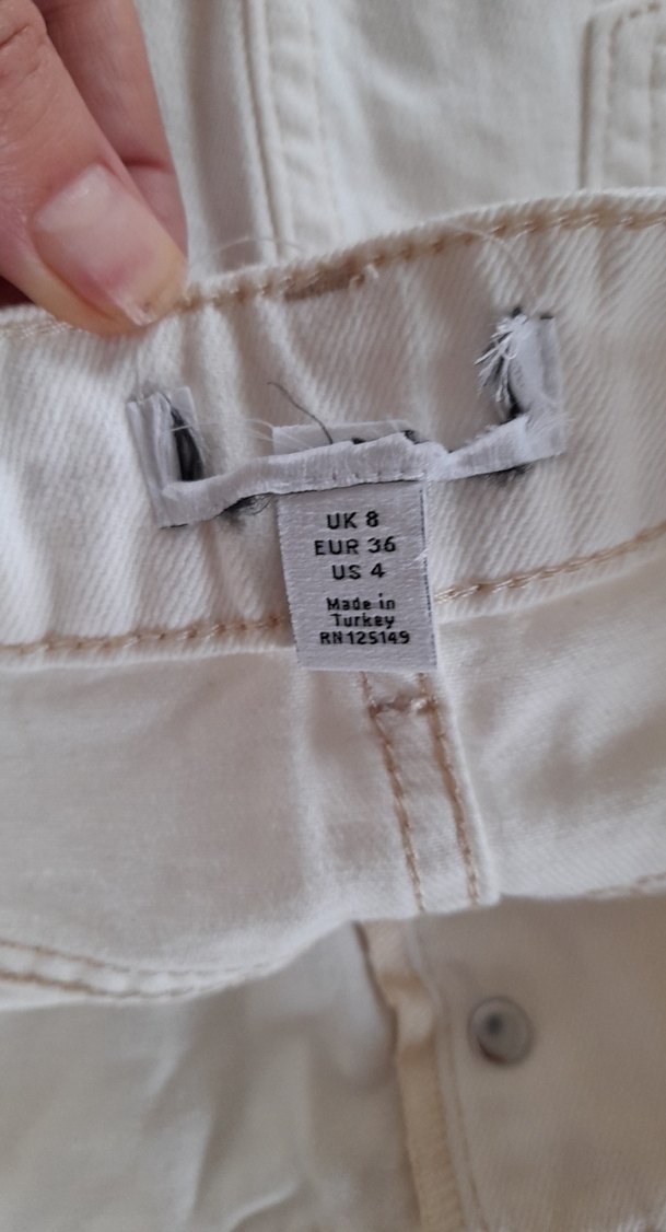 Düğmeli Beyaz Denim Mini Etek - Görsel 4