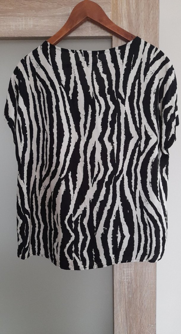 Bohem Zebra Desenli V Yaka Kadın Bluz - Görsel 3