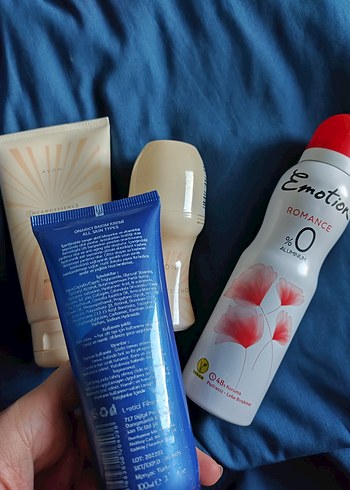 Avon Vücut Bakım Seti: Losyon, Deodorant