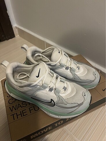 36,5 Beden Nike Air Max Bliss Kadın Spor Ayakkabı