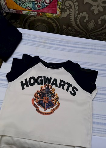 Beyaz Baskılı Hogwarts kız tişört