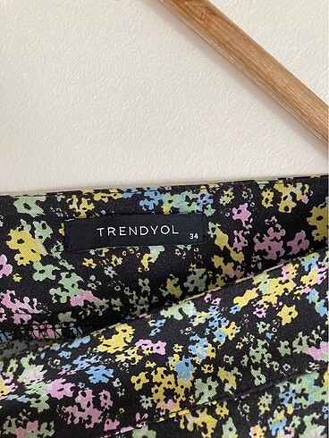 Trendyol & Milla çiçekli renkli etek