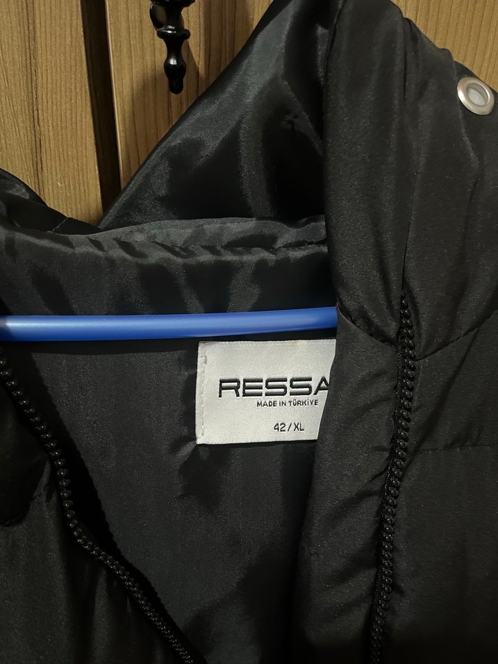 Siyah Kadın Kışlık Mont - Görsel 4