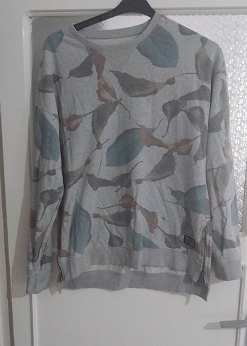 m Beden Gri Yaprak Desenli Salaş Kadın Sweatshirt