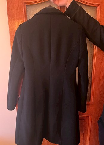 Siyah Düğmeli Klasik Kaban - Görsel 4