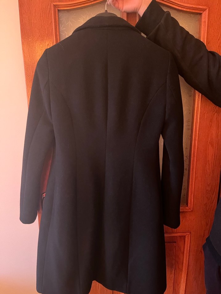 Siyah Düğmeli Klasik Kaban - Görsel 4