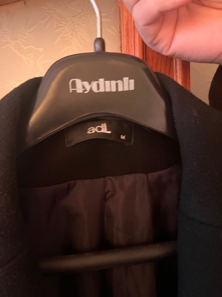 Siyah Düğmeli Klasik Kaban - Görsel 3