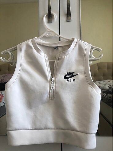Nike crop