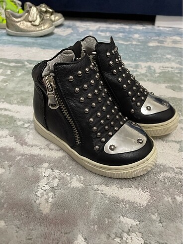 Bilekli ayakkabı  minipicco marka - Görsel 2