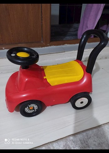 Kırmızı Renkli Çocuk Oyuncak Araba
