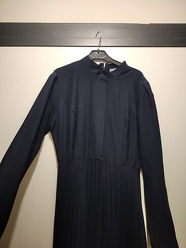 Kemerli pileli elbise - Görsel 2