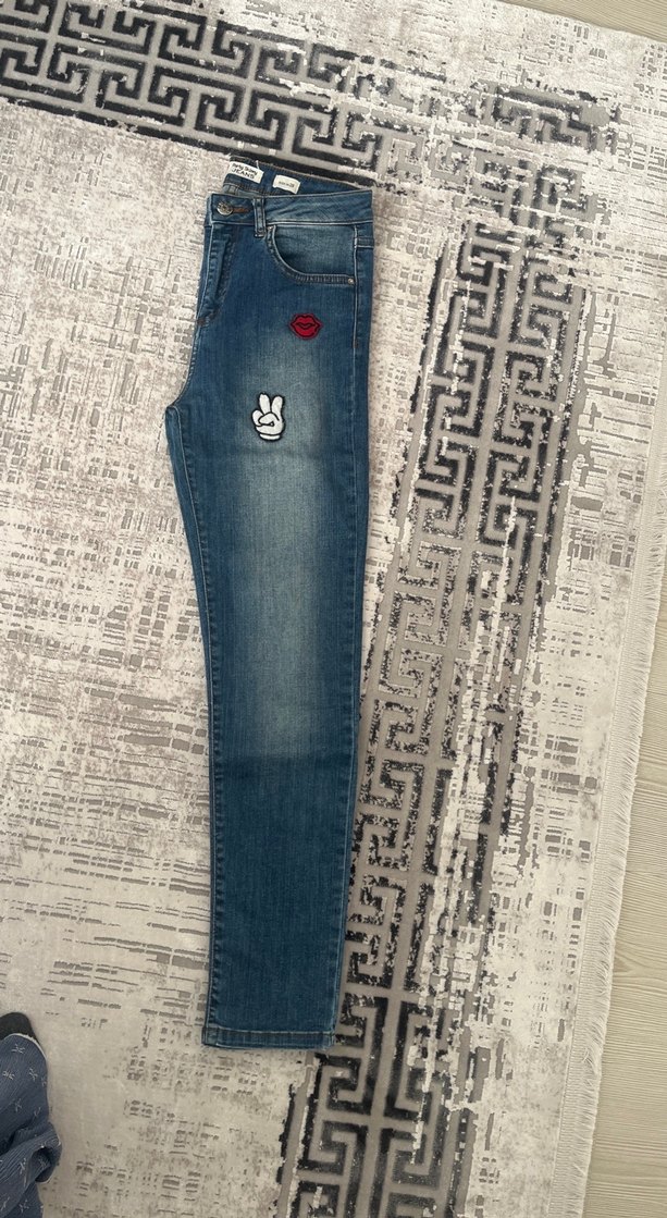 Nakışlı Düğmeli Kadın Mavi Jean - Görsel 5