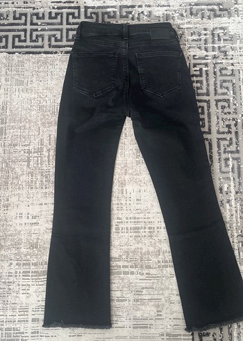 Siyah Yırtmaçlı Midi Kot Pantolon - Görsel 2