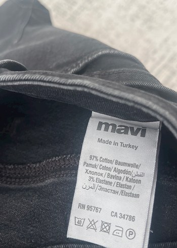 Siyah Yırtmaçlı Midi Kot Pantolon - Görsel 5