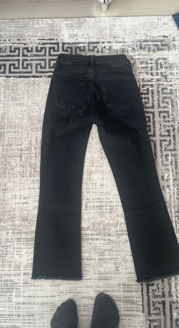 Siyah Yırtmaçlı Midi Kot Pantolon - Görsel 2