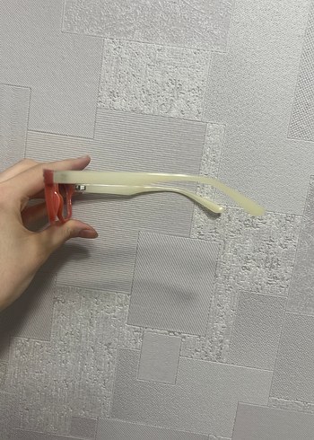 Şeffaf Krem Detaylı Kırmızı Kadın Gözlük - Görsel 3