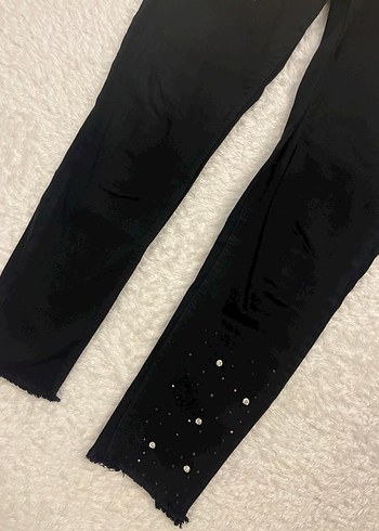 Pul Detaylı Siyah Salaş Kadın Jean - Görsel 2