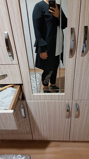kolları pileli siyah ceket 