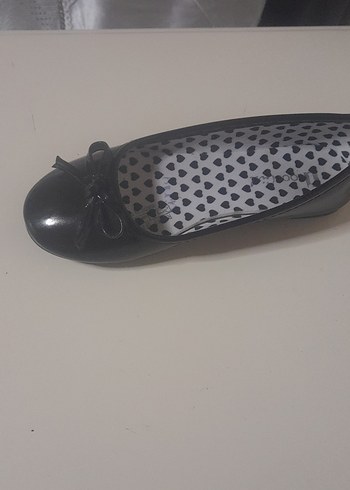 Kızlar için Siyah Rugan Fiyonk Detaylı Babet - Görsel 2