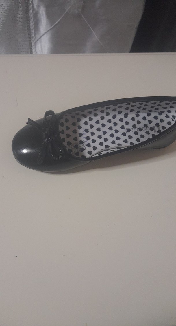 Kızlar için Siyah Rugan Fiyonk Detaylı Babet - Görsel 2