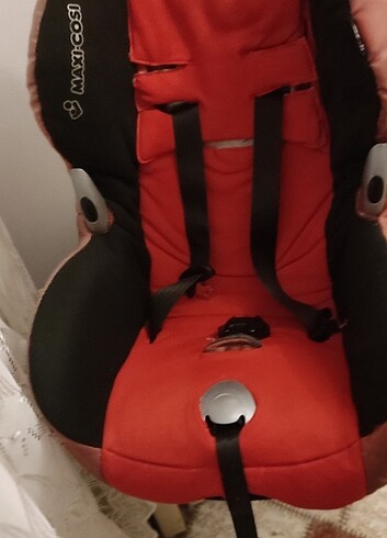 9- 18 kg Beden kırmızı Renk Oto koltuğu