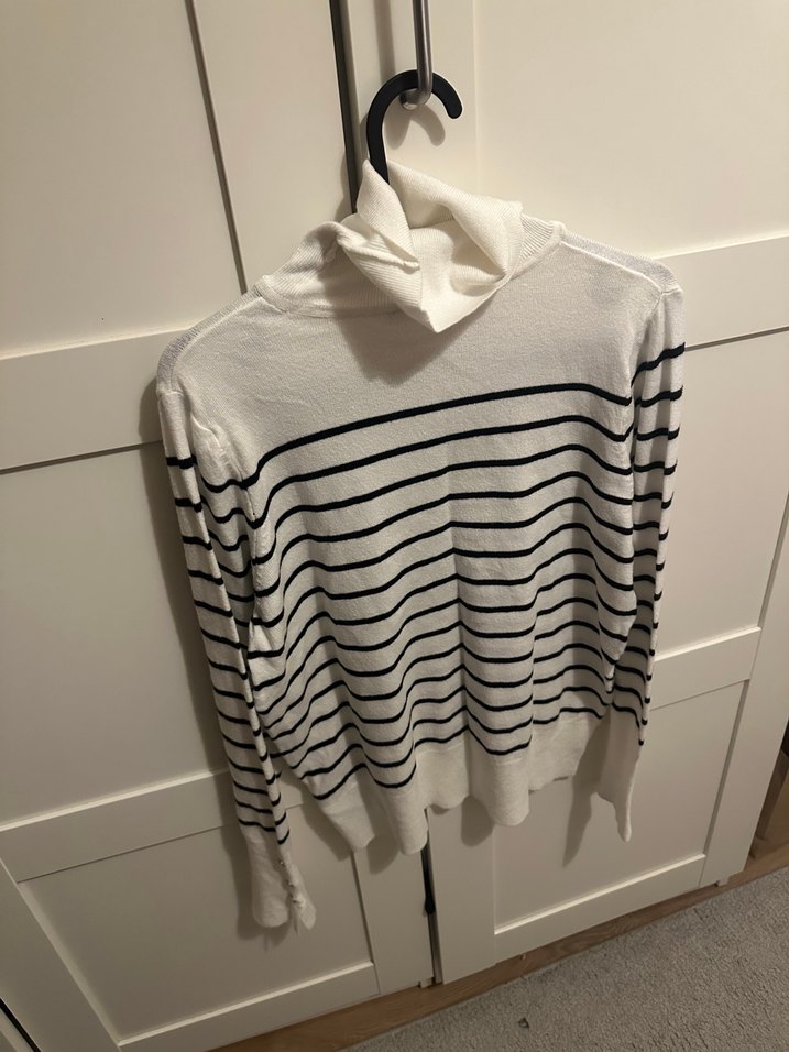 Beyaz Siyah Çizgili Balıkçı Yaka Kadın Kazak - Görsel 4