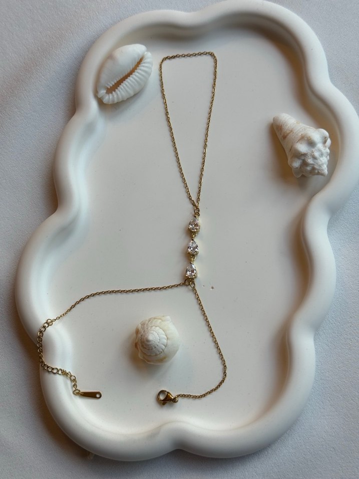 Minimalist Altın Renkli Taşlı Şahmeran - Görsel 3