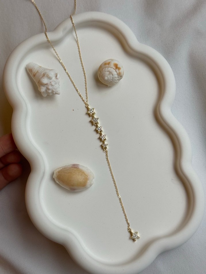 Altın Renk Uzun Zincirli Yıldızlı Y Kolye - Görsel 4