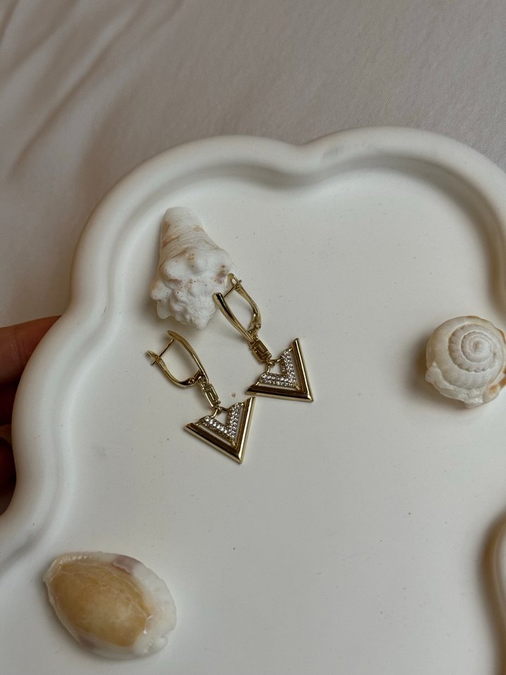 Zincir Detaylı Mini Altın Küpeler - Görsel 2