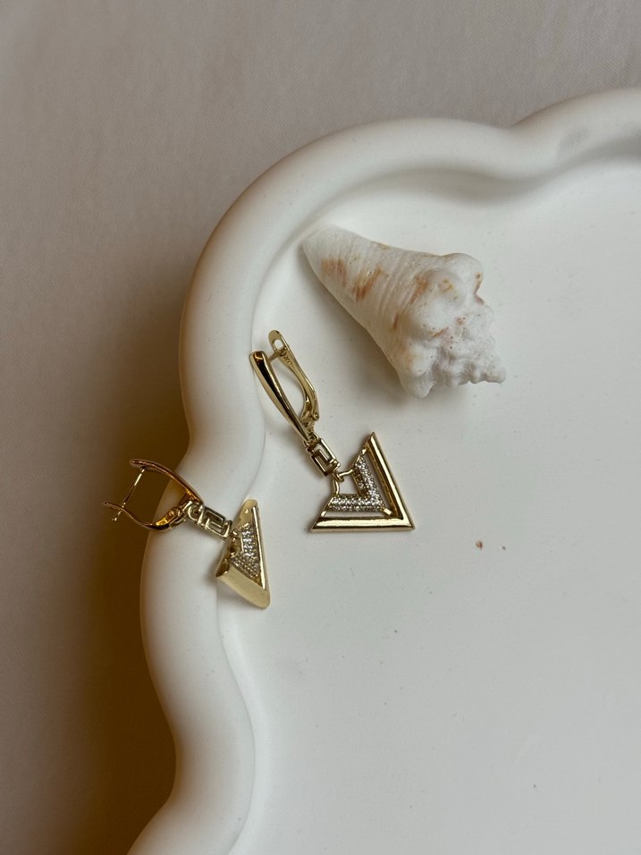 Zincir Detaylı Mini Altın Küpeler - Görsel 4