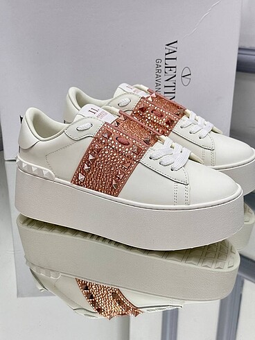Valentino Valentino