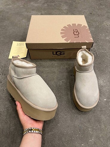 Ugg mini