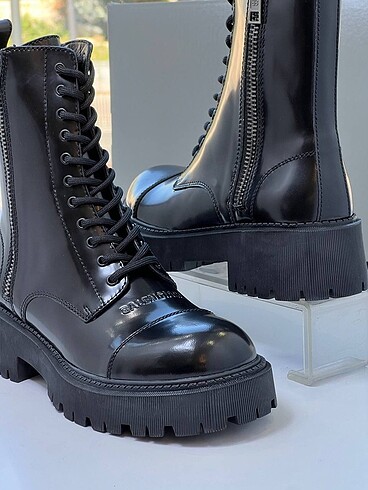 Balenciaga Balenciaga