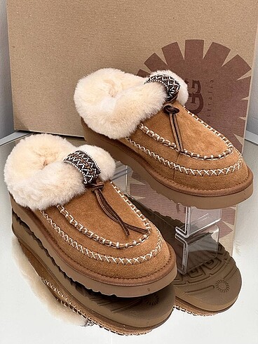 Ugg mini