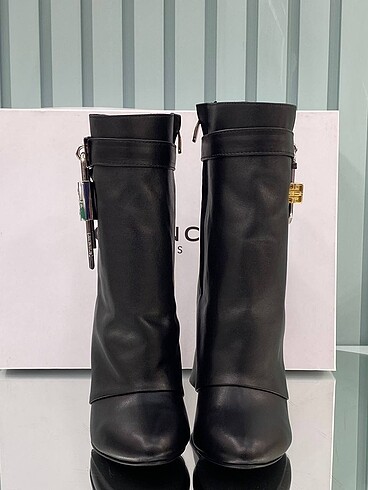 39 Beden siyah Renk Givenchy