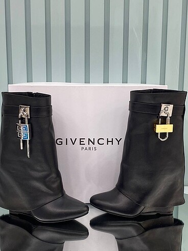 39 Beden Givenchy