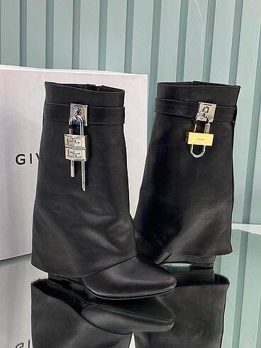 GIVENCHY Givenchy
