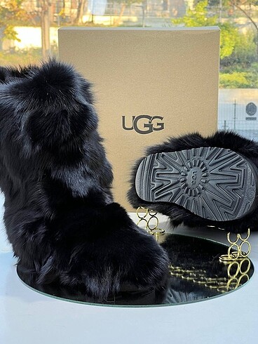 38 Beden Ugg bot