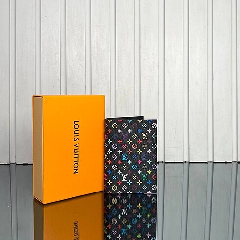 Louis vuitton pasaportlul - Görsel 3
