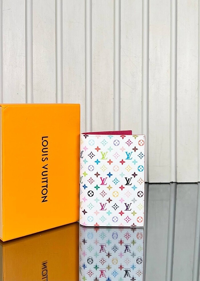 Louis vuitton pasaportlul - Görsel 2