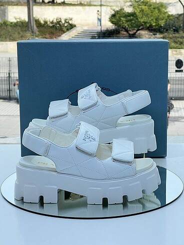 Prada Prada