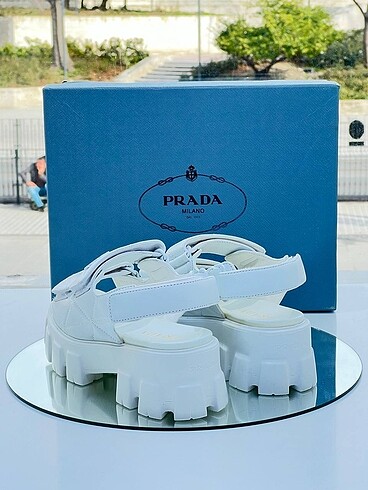 38 Beden Prada