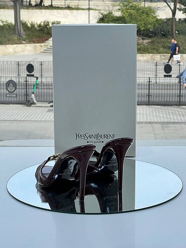 Yves Saint Laurent Yves saint laurent