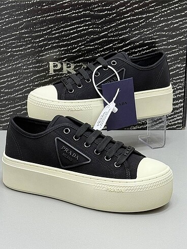 38 Beden siyah Renk Prada