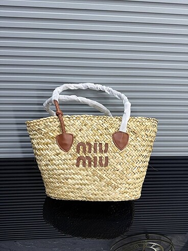 Miu miu hasır çanta