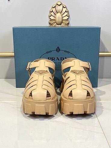 Prada Prada