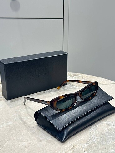 Yves saint laurent