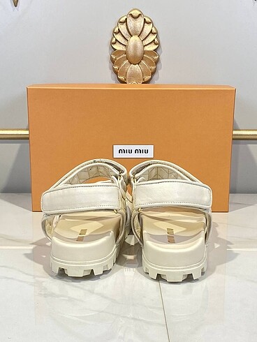 39 Beden beyaz Renk Miu miu